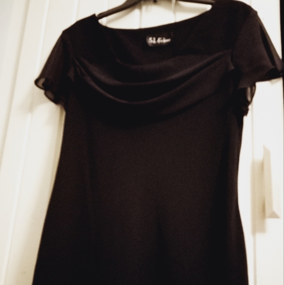 Elegant black dress with draped neckline & trumpet skirt - Picture 7 of 9